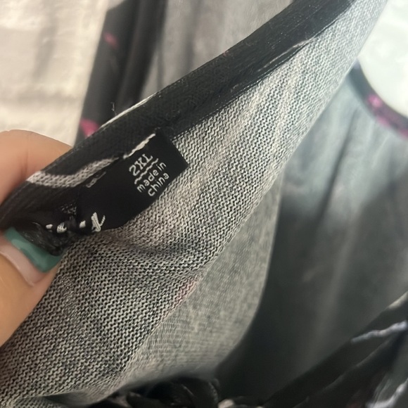 Plus Size Floral Tunic Dress 2X | Lily by Firmiana - Picture 7 of 8